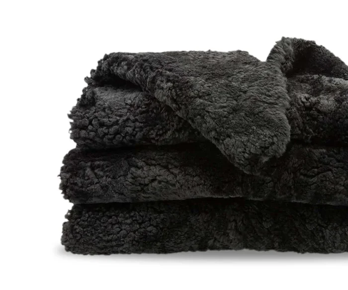 Curly Quad Pelt – Black