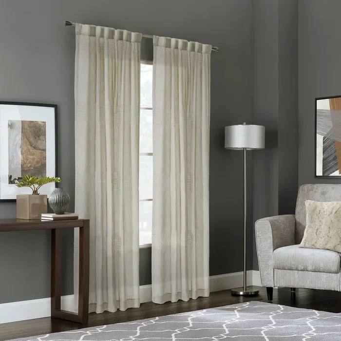 Habitat Lindsey Linen Light Filtering Back Tab Curtain Panel – 52 x 84|Panneau de rideau filtrant la lumière à passants dissimulés Lindsey apparence lin d’Habitat – 52 x 84