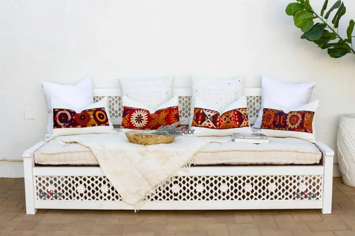 Moroccan Floral Large Lounge Daybed (Trade)