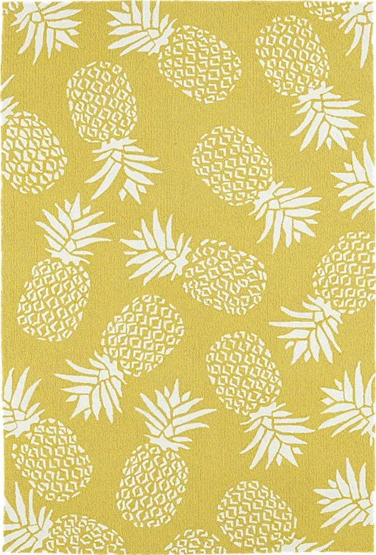 Pineapple Paradise Gold 7’6 x 9′ Indoor/Outdoor Rug
